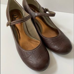 Women’s textured leather heels